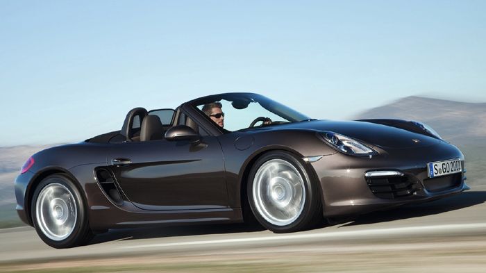 Στην εικονιζόμενη Boxster θα στηριχθεί η entry-level Porsche 718 του 2016, η οποία αναμένεται να έχει 4κύλινδρα μοτέρ, μίνιμαλ λογική και βάρος κάτω από 1.190 κιλά.